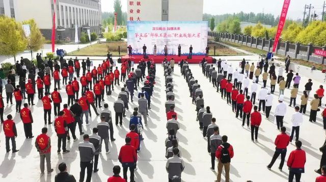 赛技能展绝活 育匠心促就业—拜城县第五届“拜城工匠杯”职业技能大赛开赛