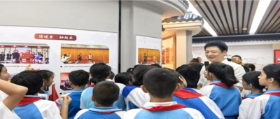 赵伟龙指挥长在绍阿人才培训交流中心为阿瓦提鲁迅小学学生作主题宣讲