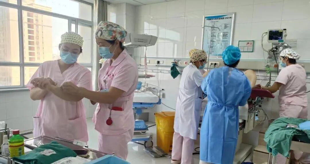 13分钟！援疆专家与时间赛跑 抢救高危孕产妇母婴平安